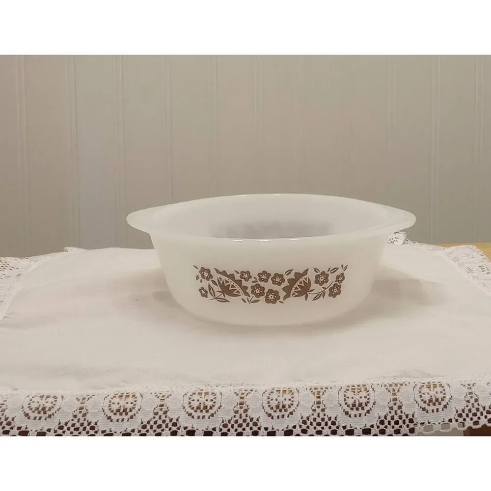 Vintage Glasbake 2 quart casserole / baking dish floral Brown pattern JS 810-77